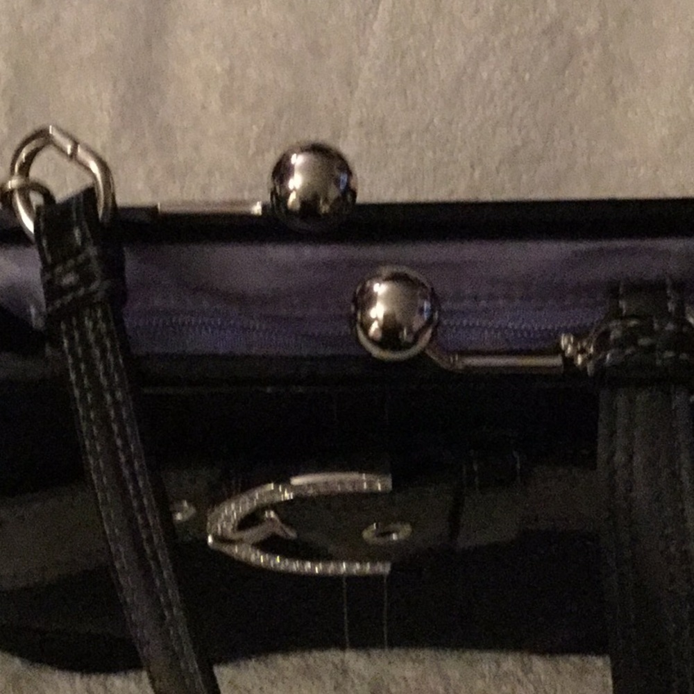 Coach KISS Me clutch - Picture 3 of 3